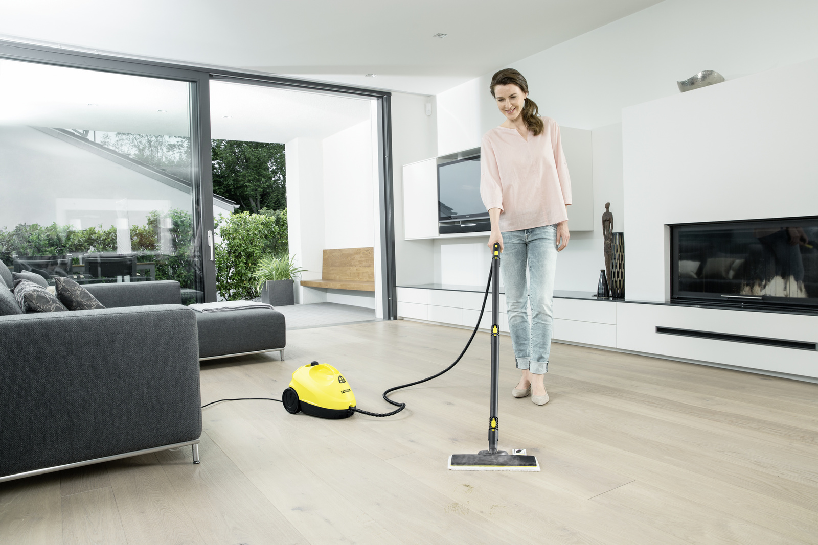 Бестселлер бренда Karcher (Керхер) для уборки дома - о пароочистител SC 2